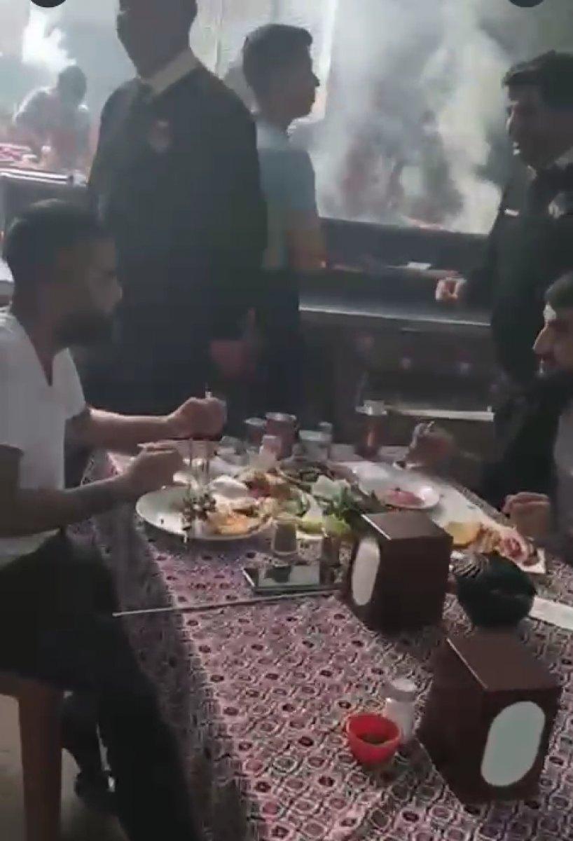 Adana'da kebaplı kahvaltı