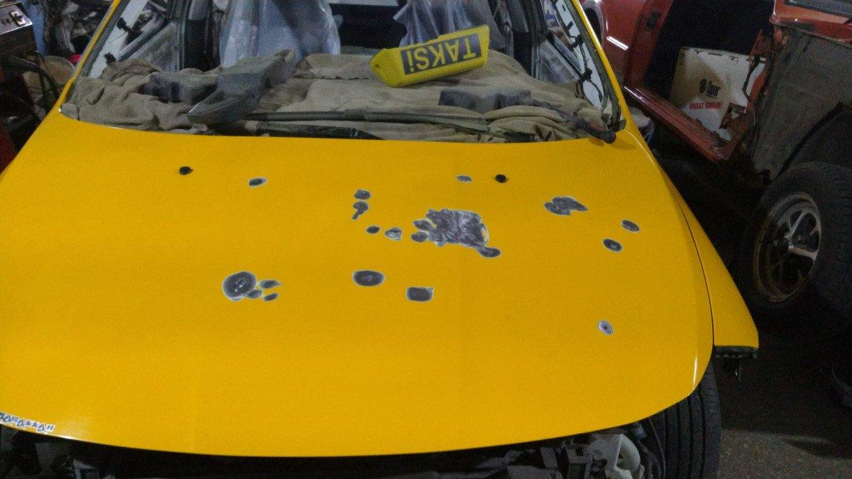 Ankara’da, kayınbiraderinin taksisine demir çubukla saldırdı