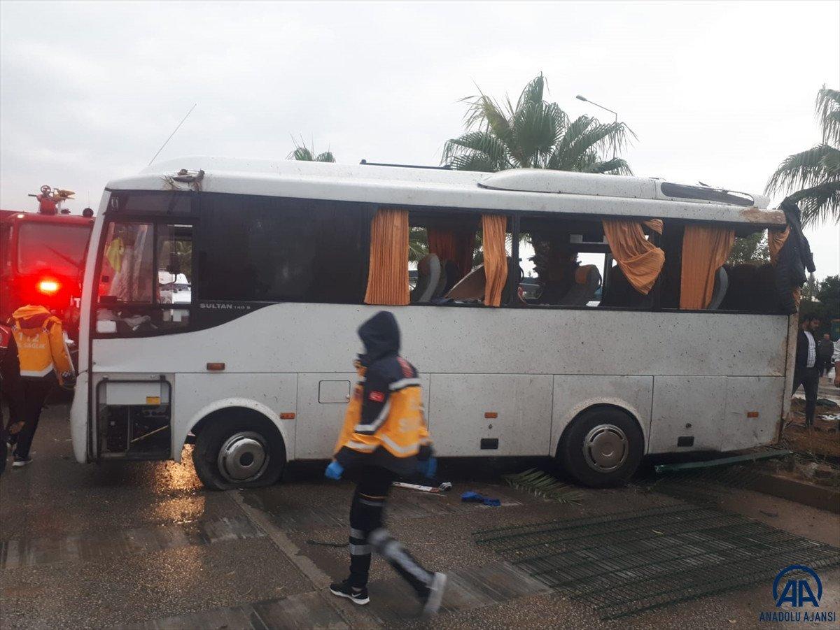 Antalya’da tur midibüsü kaza yaptı: 8 Rus turist yaralı