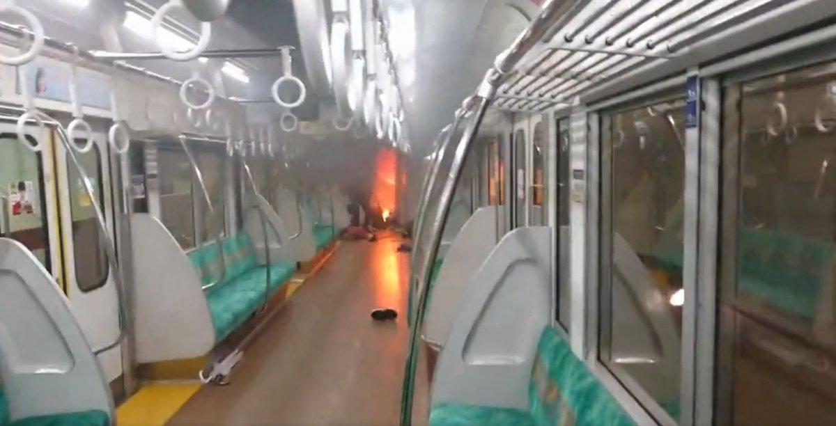 Tokyo metrosunda kundaklama girişimi