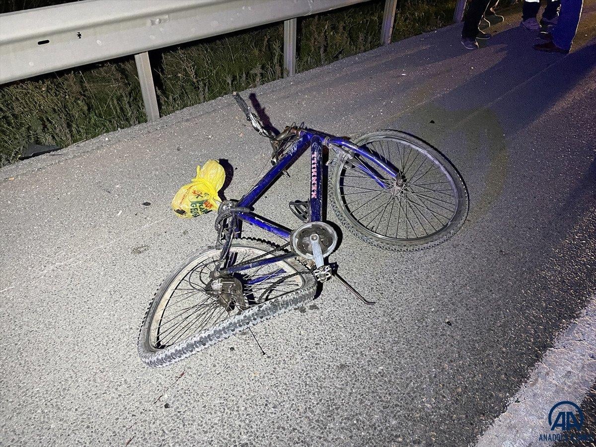 Kütahya'da otomobilin çarptığı bisikletin sürücüsü öldü