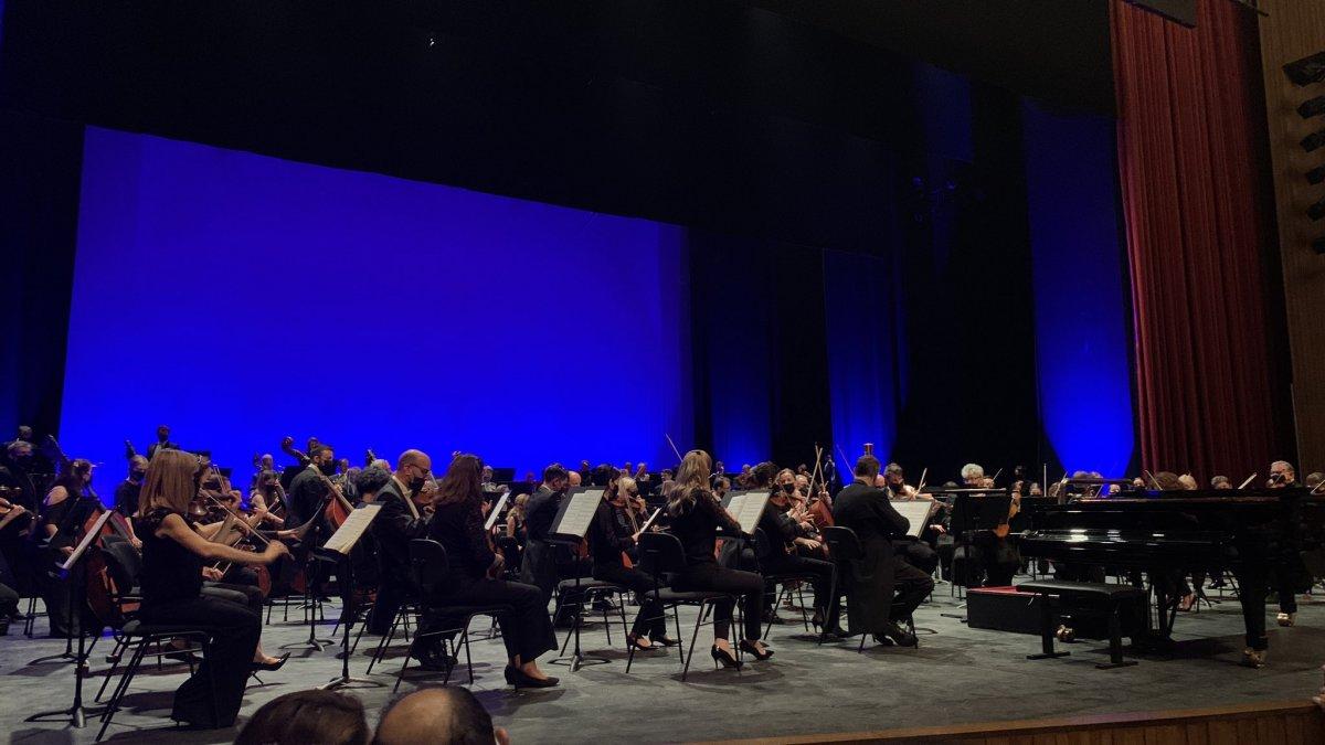 Londra Filarmoni Orkestrası, AKM'de Haydar Haydar'ı çaldı