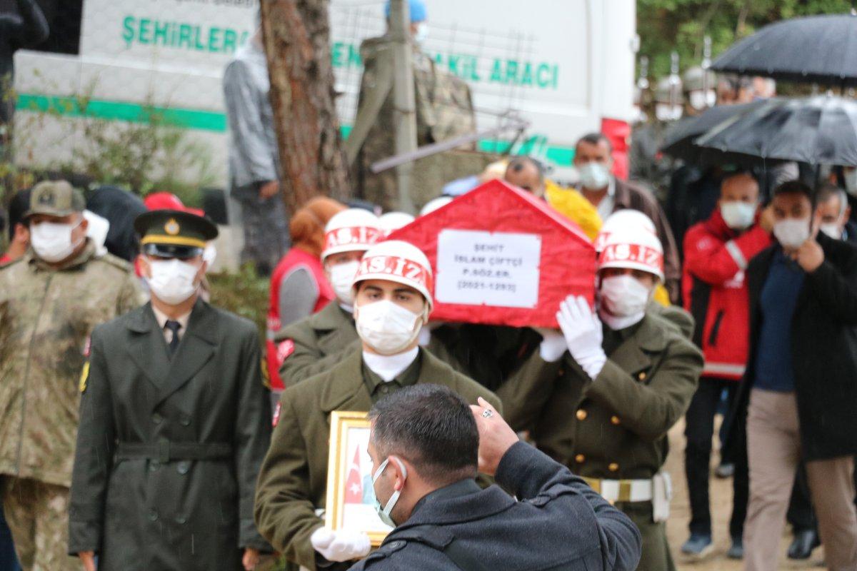 Irak'ın kuzeyinde şehit olan sözleşmeli er İslam Çiftçi toprağa verildi