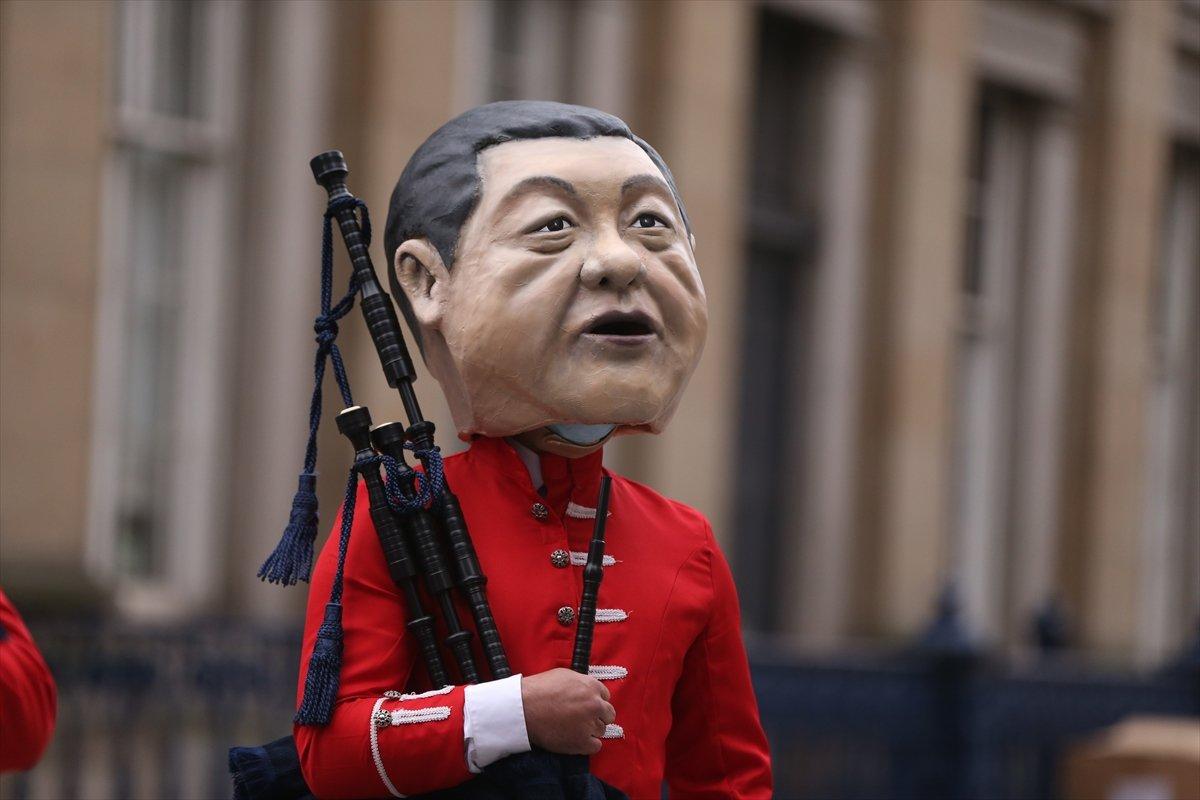 Glasgow'da maskeli iklim protestosu