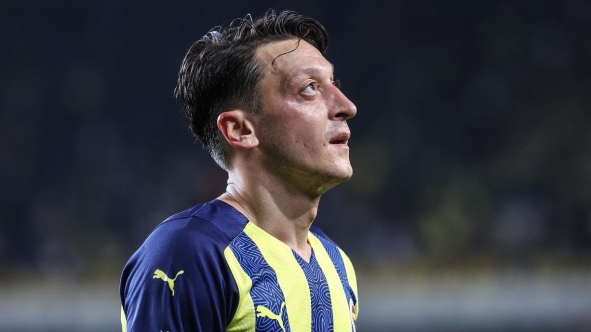 Mesut Özil'den takım arkadaşlarına motivasyon
