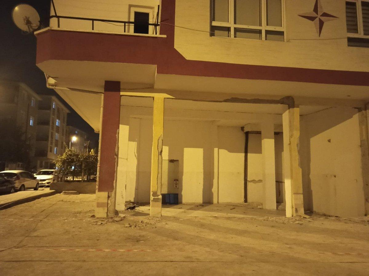 Ankara'da kolonları çatlayan apartman tahliye edildi