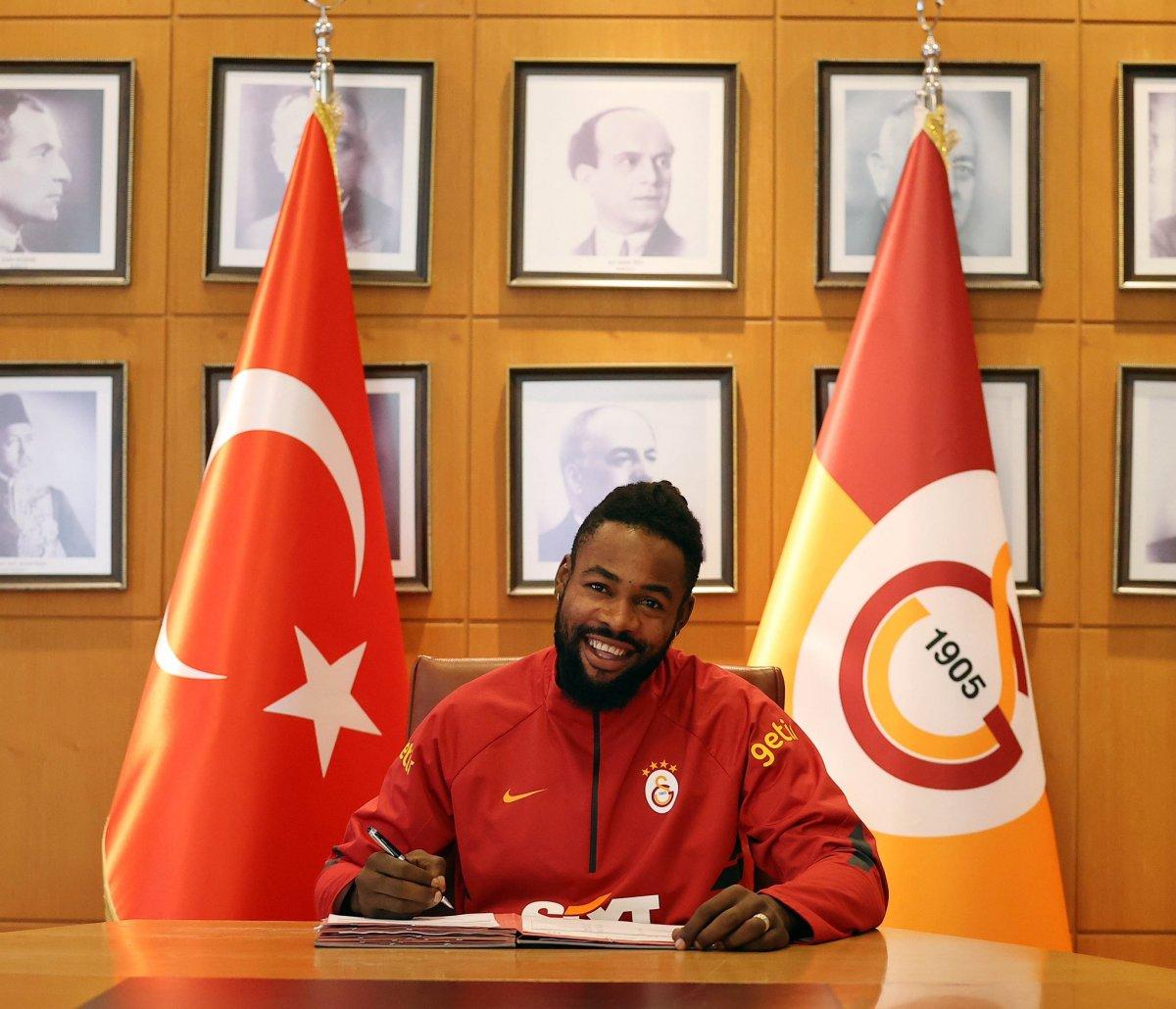 Galatasaray, Luyindama ve Taylan Antalyalı'nın sözleşmelerini uzattı