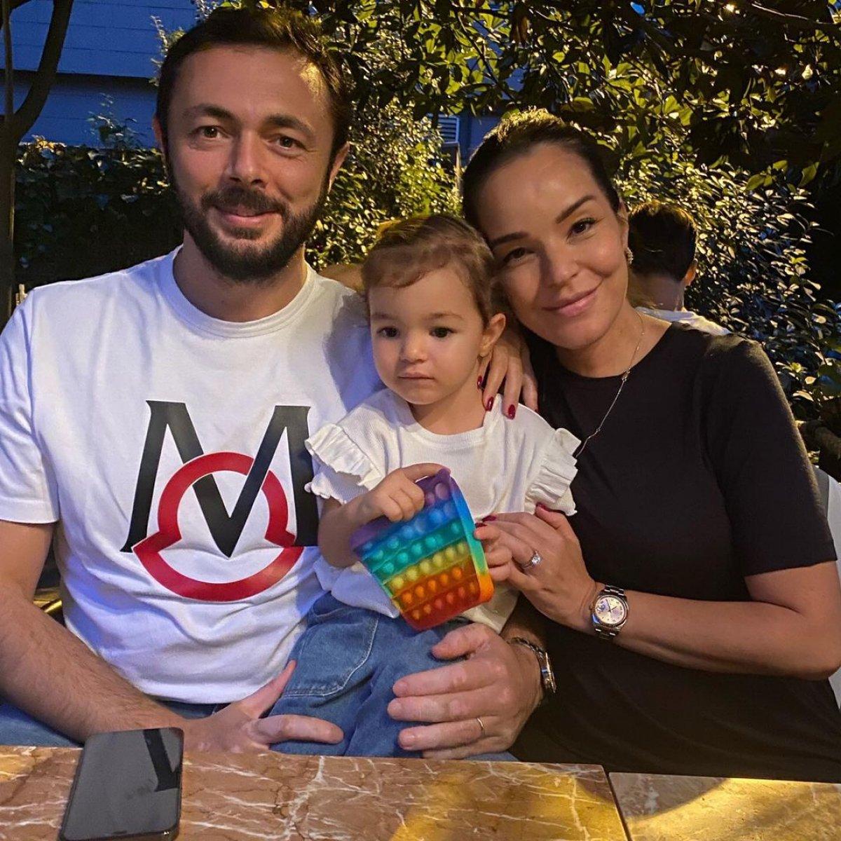 Bengü, oğlunu kucağına aldı