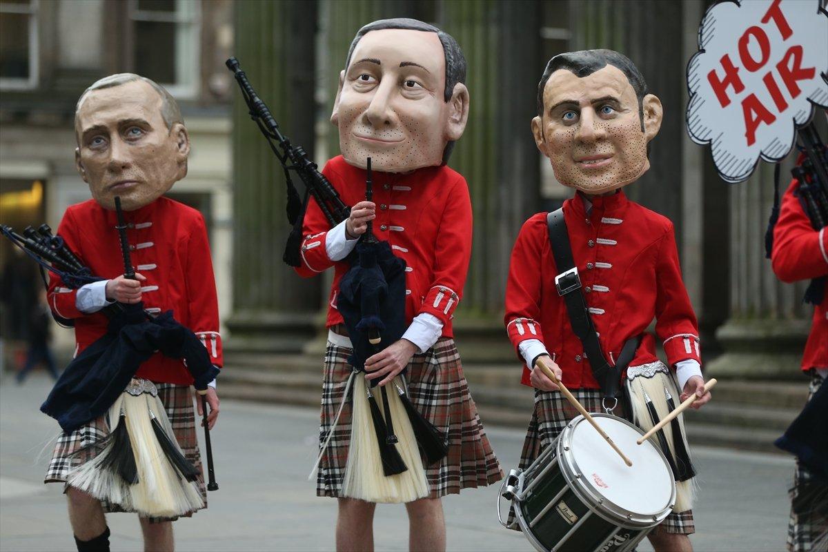 Glasgow'da maskeli iklim protestosu