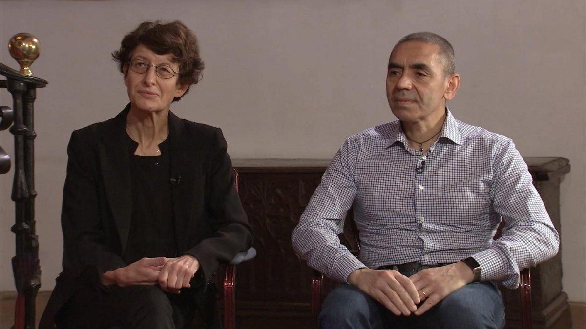 Özlem Türeci ve Uğur Şahin'den koronavirüse ilişkin: Birkaç yıl daha virüsle uğraşacağız