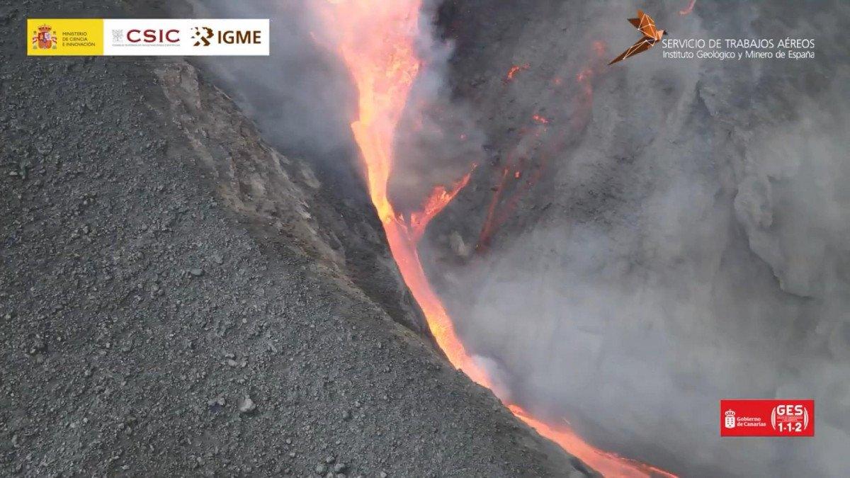 La Palma’da yüksek kül seviyesi nedeniyle online eğitime geçildi
