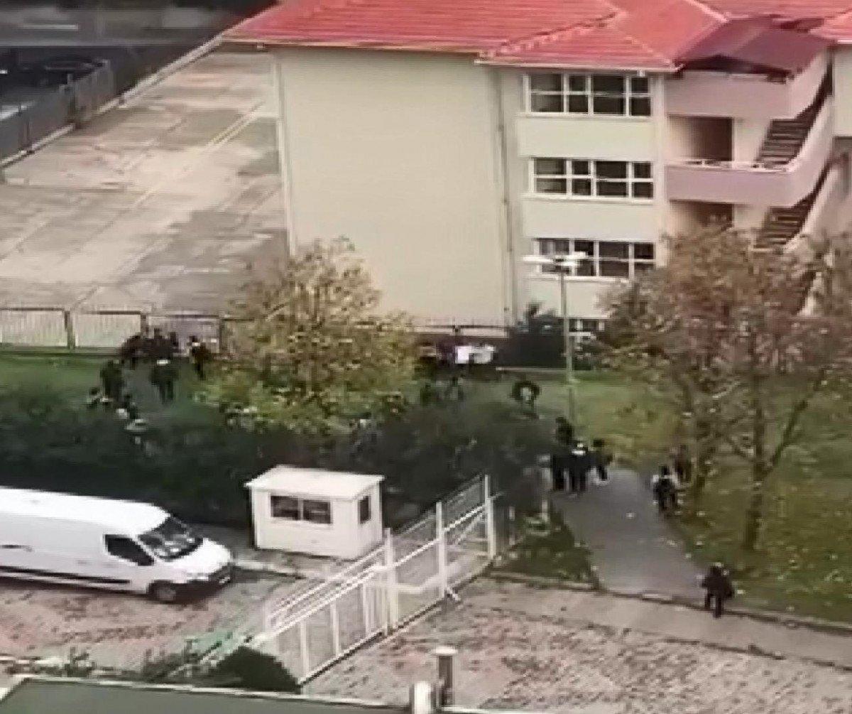 Beylikdüzü’nde, liselilerin kavgası kamerada