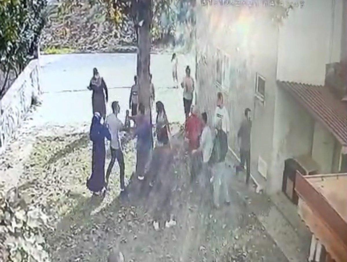 Kocaeli'de çocuklar kavga etti, bir anne ile oğlu dayak yedi