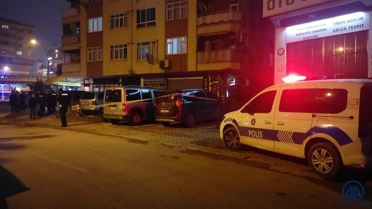 Gebze'de bir iş yerini pompalı tüfekle taradılar