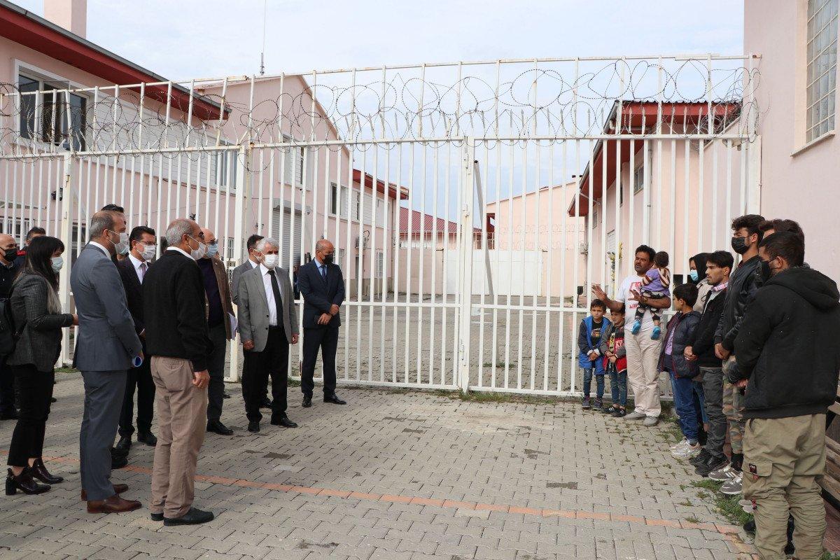 TBMM heyeti, geri gönderme merkezlerini ziyaret etti