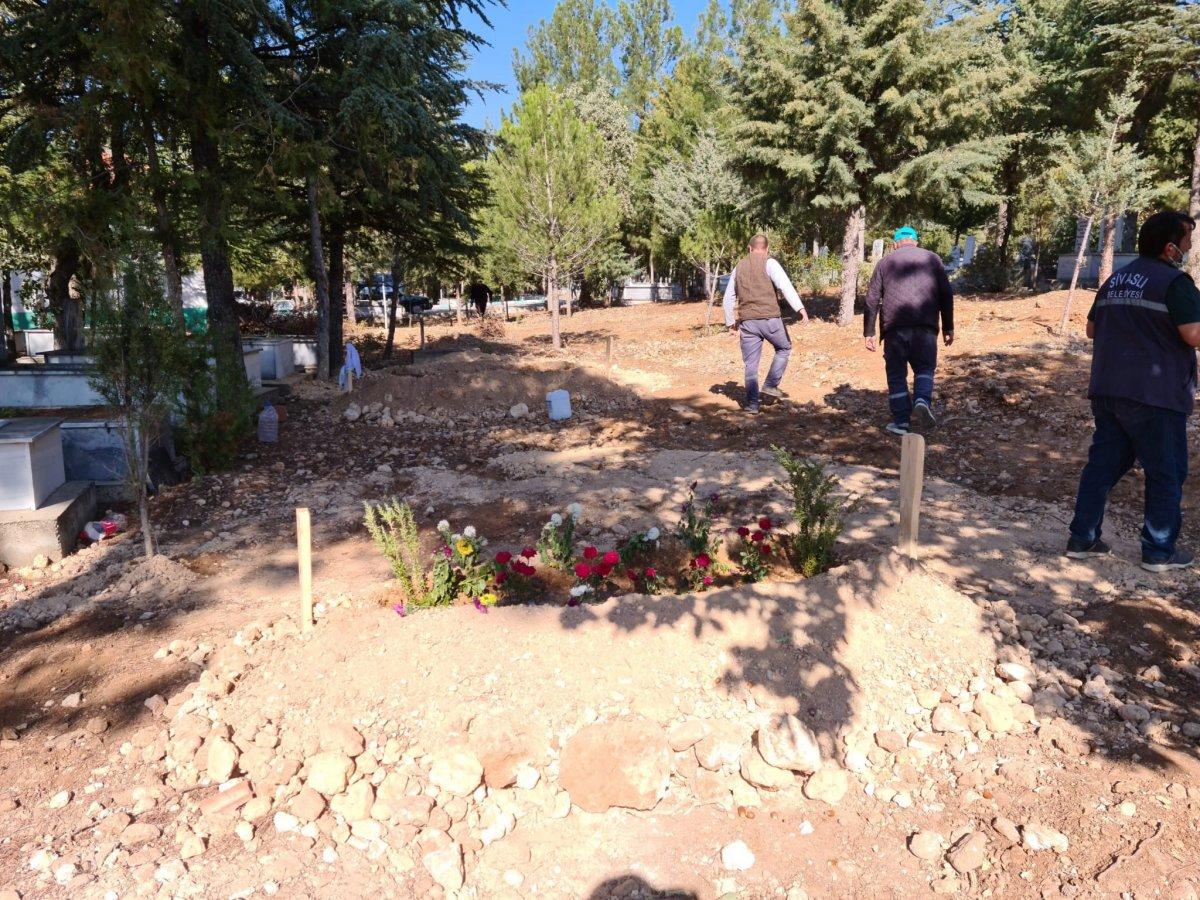 Uşak'ta oğlunun ölüm haberini alan anne, hayatını kaybetti