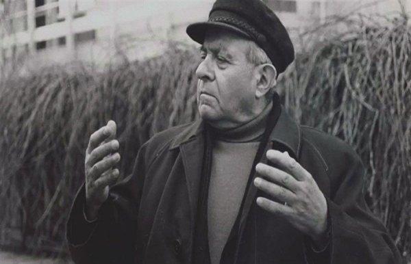 Sevgili hasretinden prangaları eskiten bir şair: Ahmed Arif