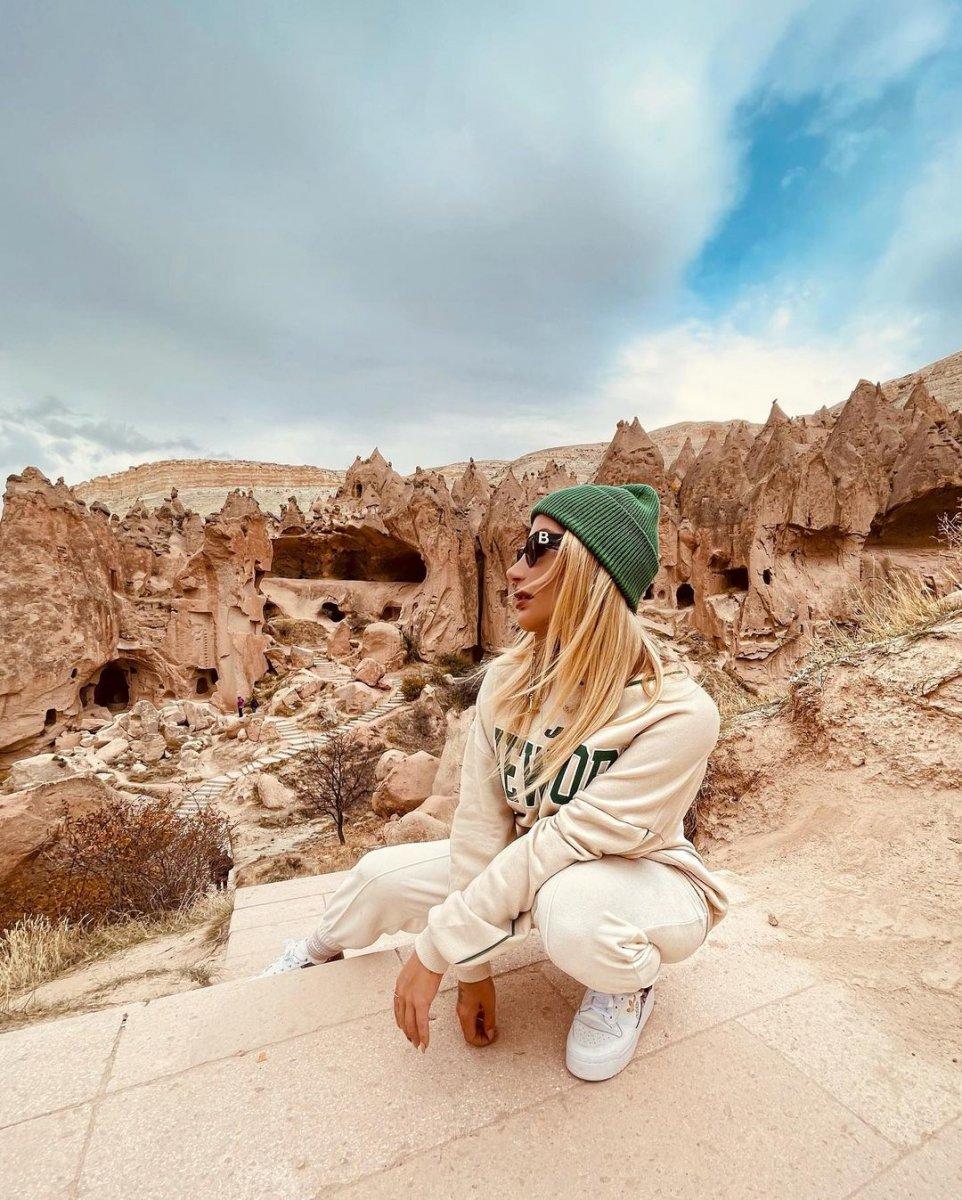 İrem Derici'den takipçisine küfürlü yanıt