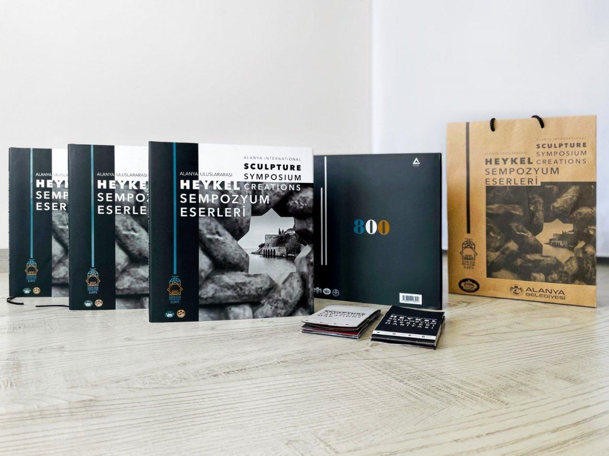 Alanya Belediyesi, ilçede yapılan heykelleri kitaplaştırdı