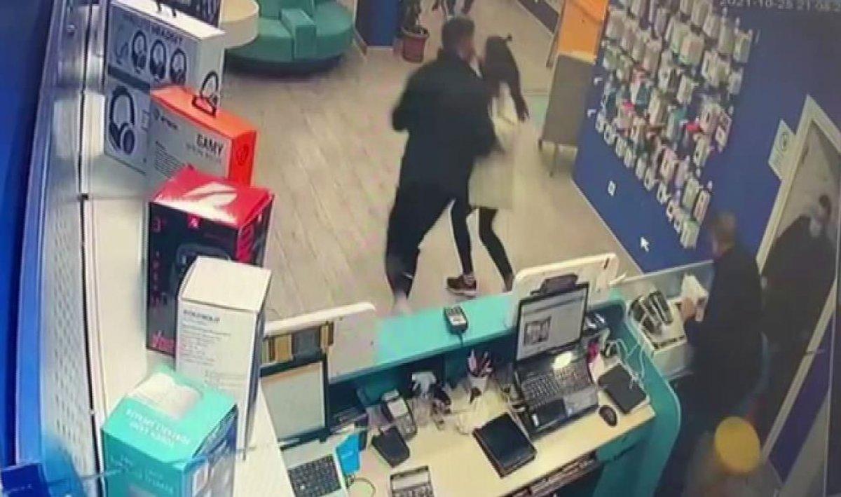 İstanbul'da telefonun fiyatını beğenmeyince kurşun yağdırdı