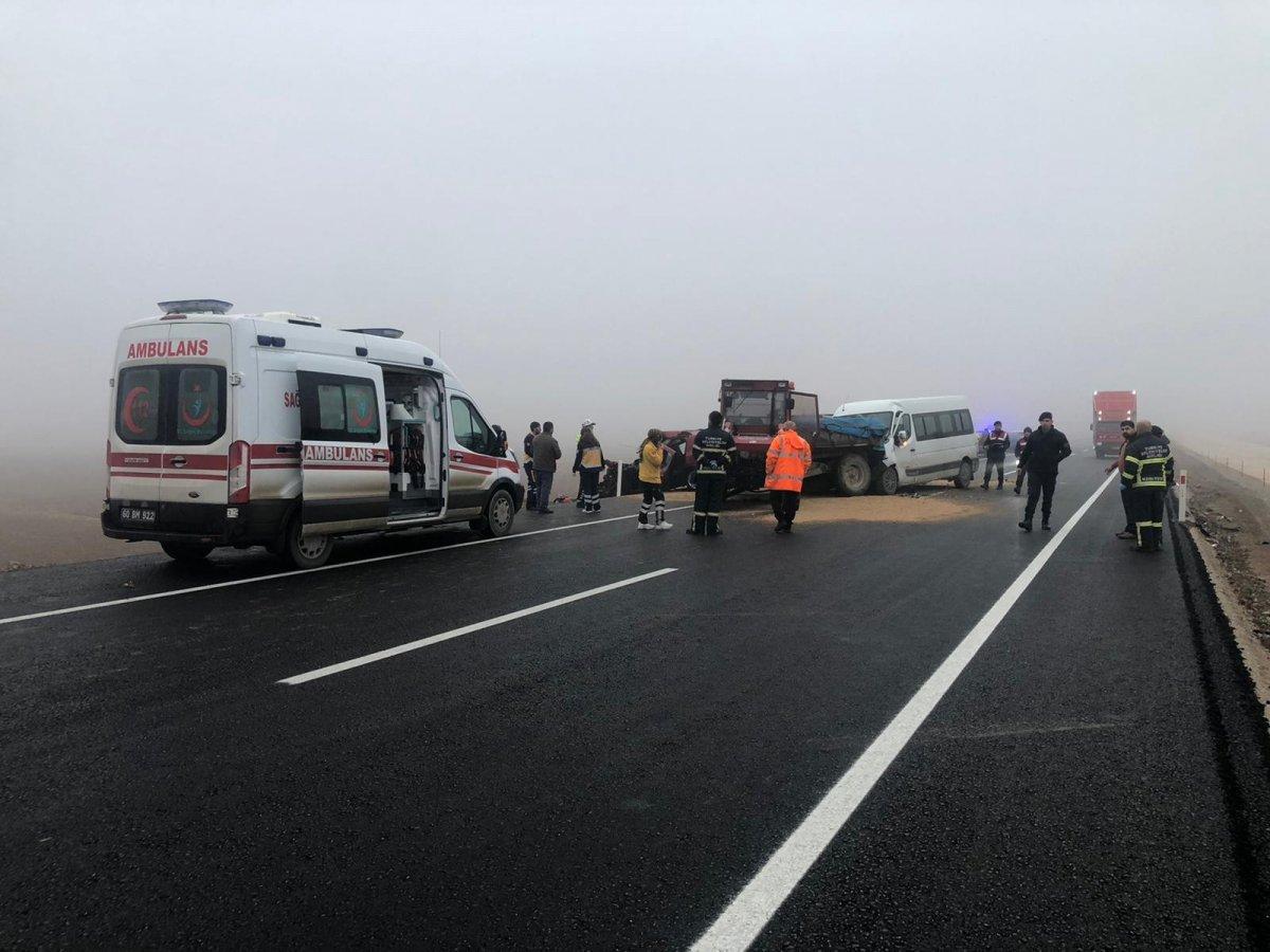Tokat’ta yoğun sis, zincirleme kazaya neden oldu
