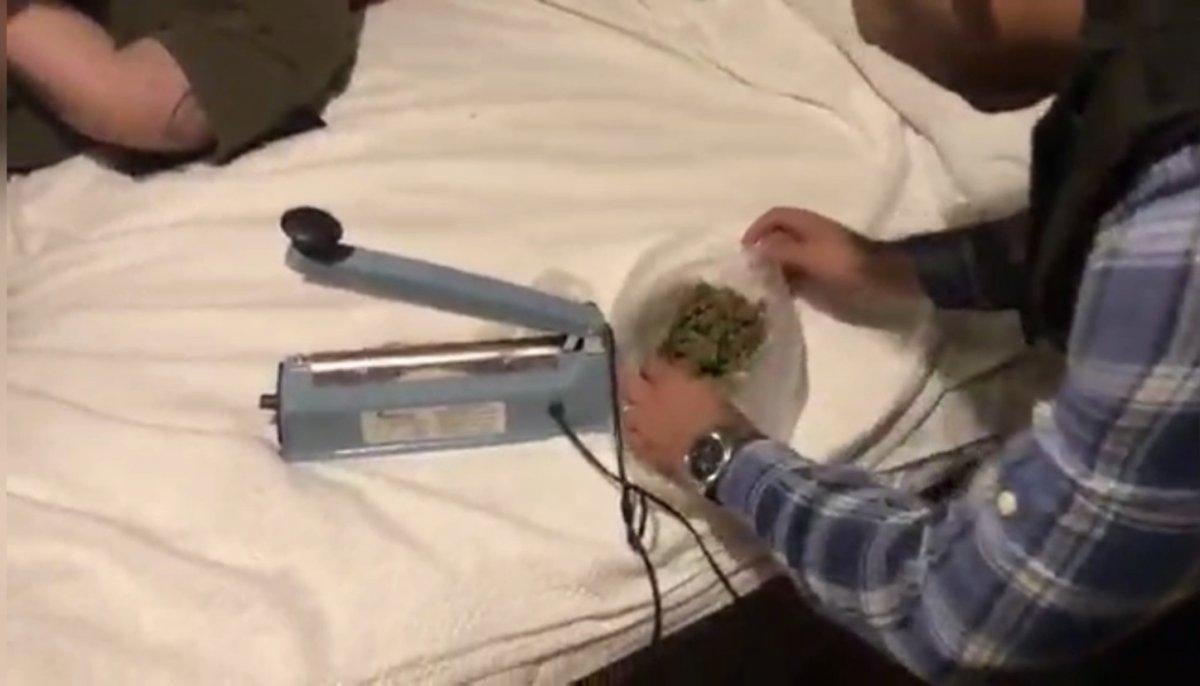 Sarıyer'de pansiyonda uyuşturucuyla yakalanan torbacılar tutuklandı