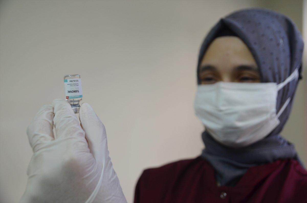 Kütahya'da gönüllülere Turkovac uygulaması başladı