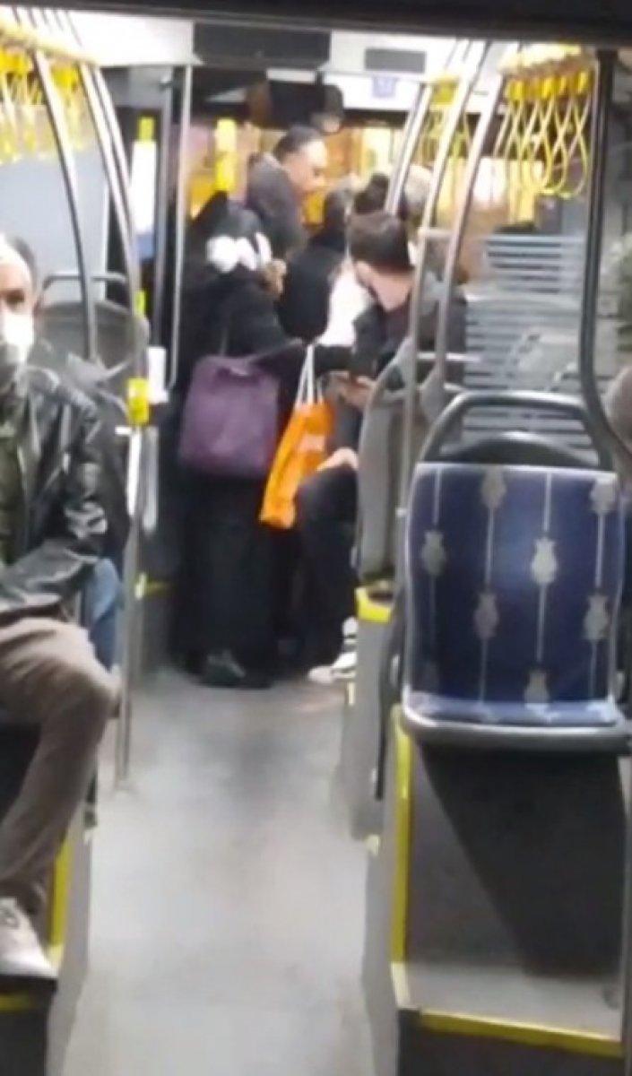 İETT şoförü, araçtan indirmek istediği yolcuya saldırdı