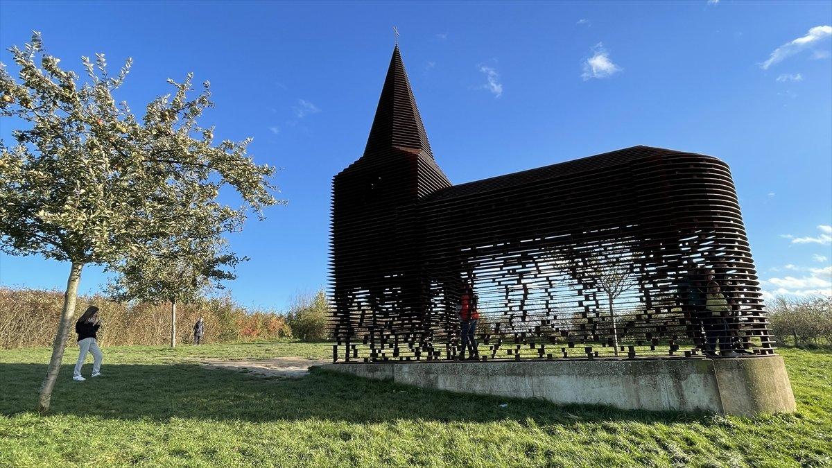 Belçika'nın 'Şeffaf' Looz kilisesi