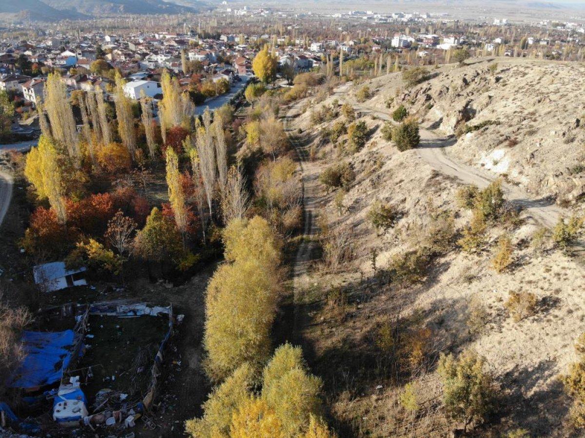 Afyonkarahisar Erkmen Tabiat Parkı’nda sonbahar güzelliği