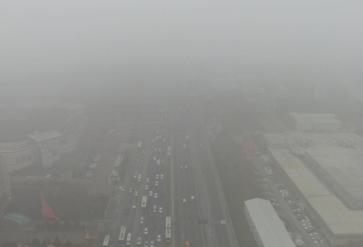 İstanbul'daki sis, gemi trafiğini durdurdu