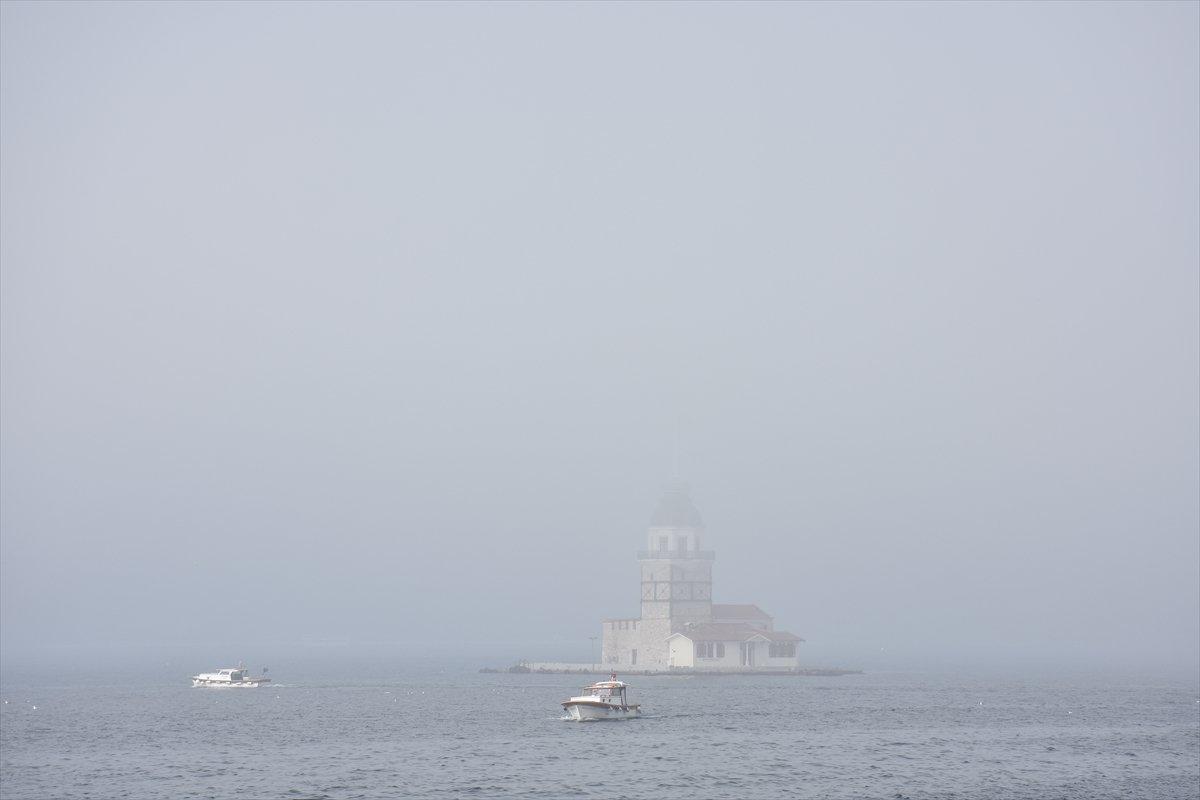 İstanbul yoğun sis altında: Trafik durma noktasına geldi