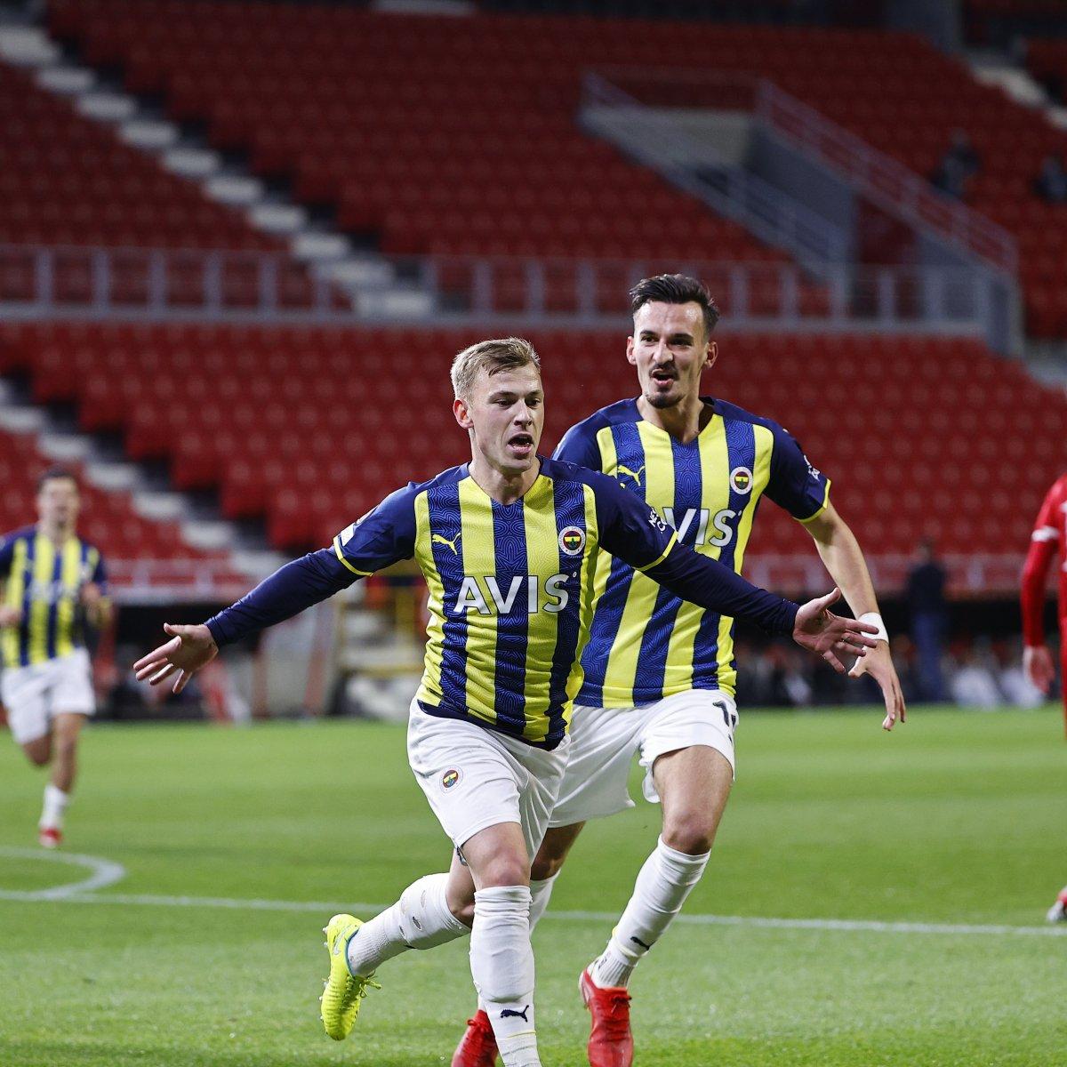 Fenerbahçe, Royal Antwerp deplasmanından 3 puanla döndü