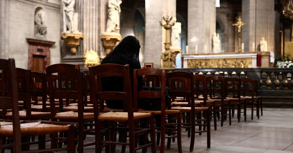 Fransız rahipler: Cinsel istismar vakalarında Kilise'nin sorumluluğu var