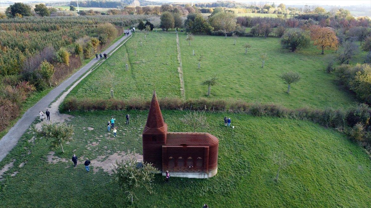 Belçika'nın 'Şeffaf' Looz kilisesi