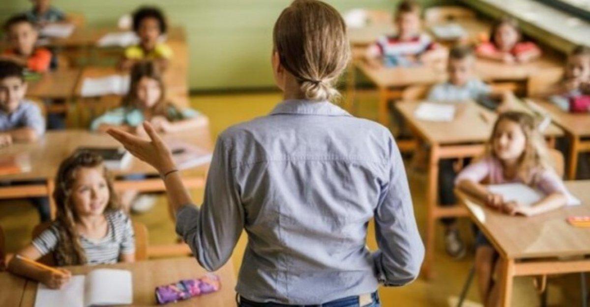 Öğretmenler ara tatilde okula gidecek mi, idari izinli mi olacak? Bakan Özer açıkladı!