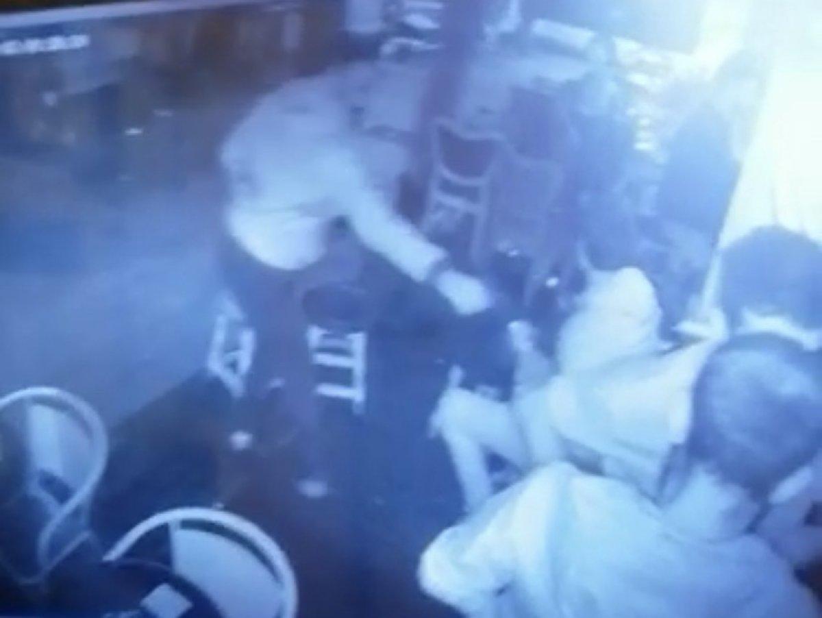 Beyoğlu’nda bara alınmayınca 2 kişiyi vurdu