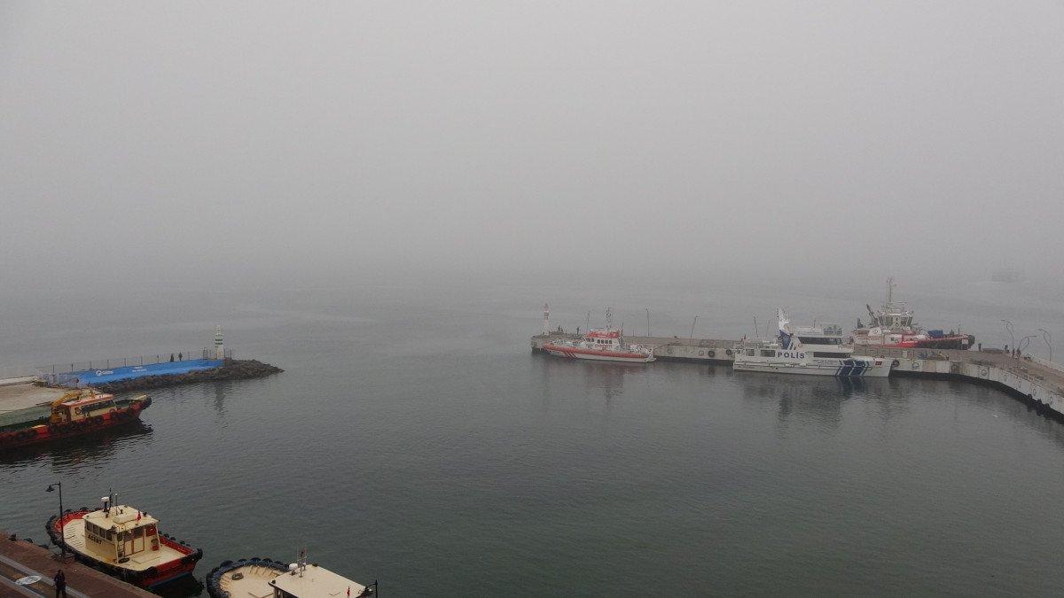 Çanakkale Boğazı, sis nedeniyle transit gemi geçişlerine kapatıldı