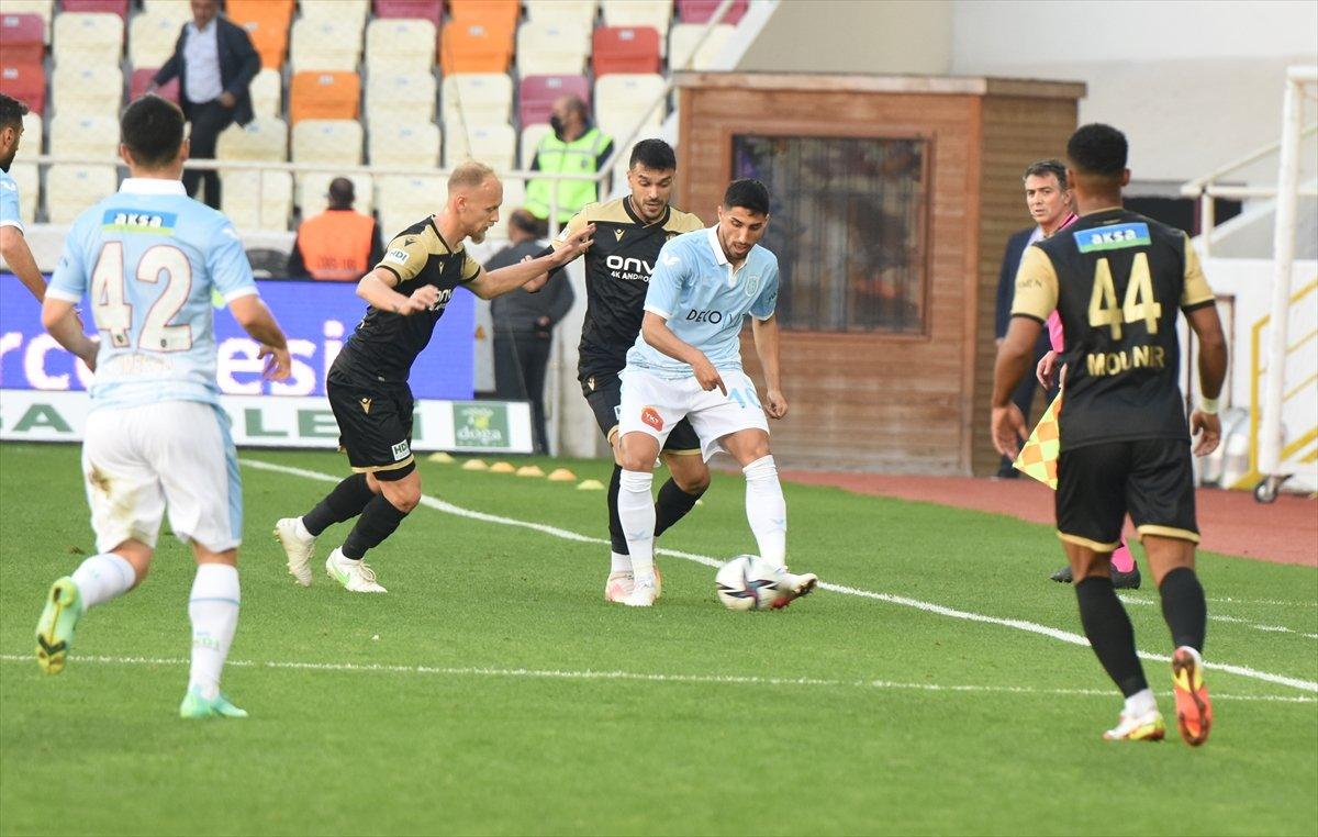 Başakşehir, Yeni Malatyaspor'u 3 golle yendi