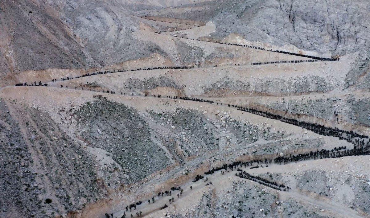 Komandolar şehitler anısına Davraz Dağı'na tırmandı