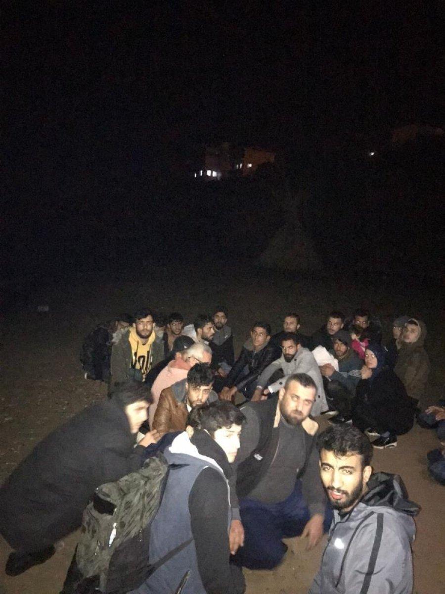 Antalya'da 29 düzensiz göçmen yakalandı
