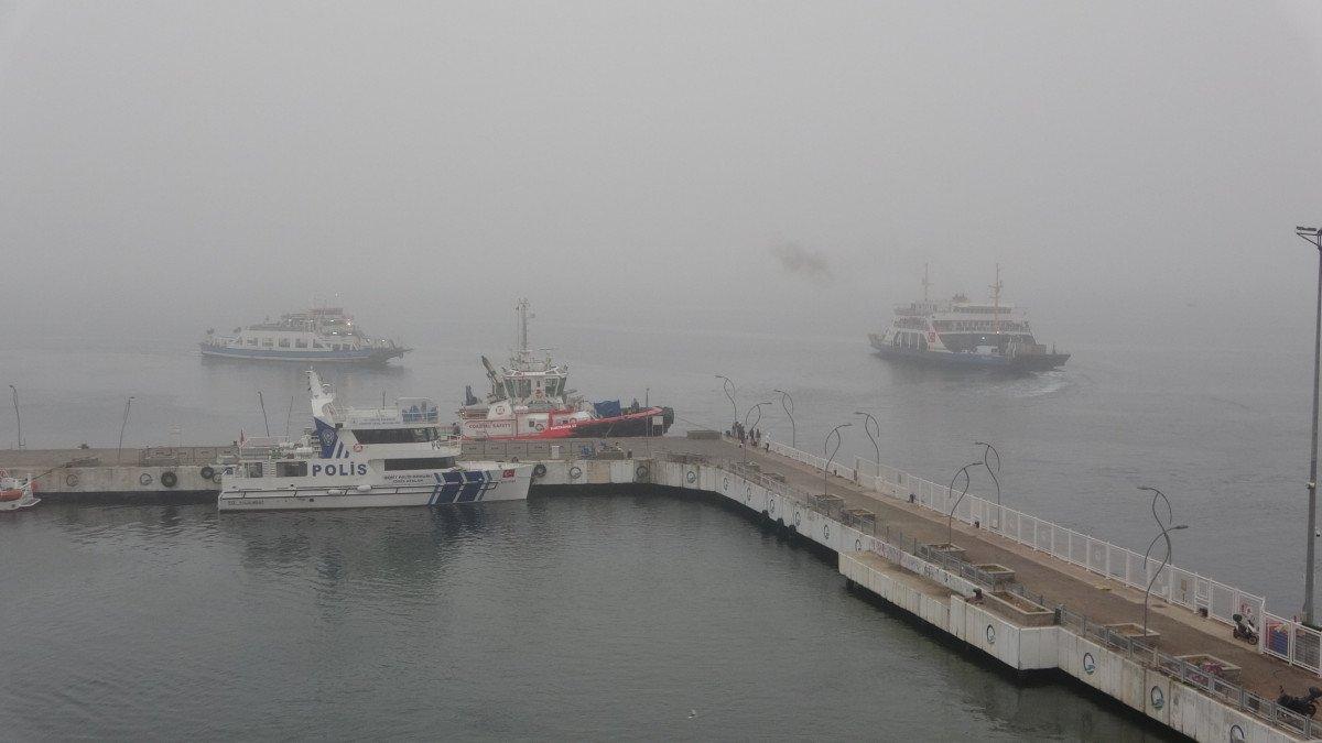 Çanakkale Boğazı, sis nedeniyle transit gemi geçişlerine kapatıldı
