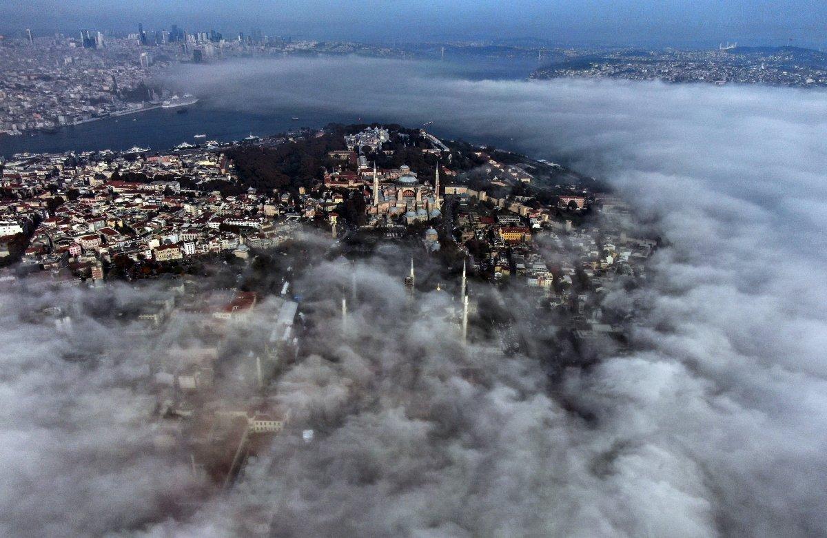 Tarihi yarımadada masalsı sis görüntüleri