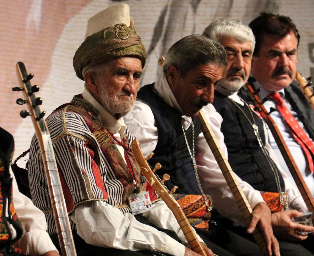 Sivas'ta Uluslararası Geleneksel Aşıklar Bayramı