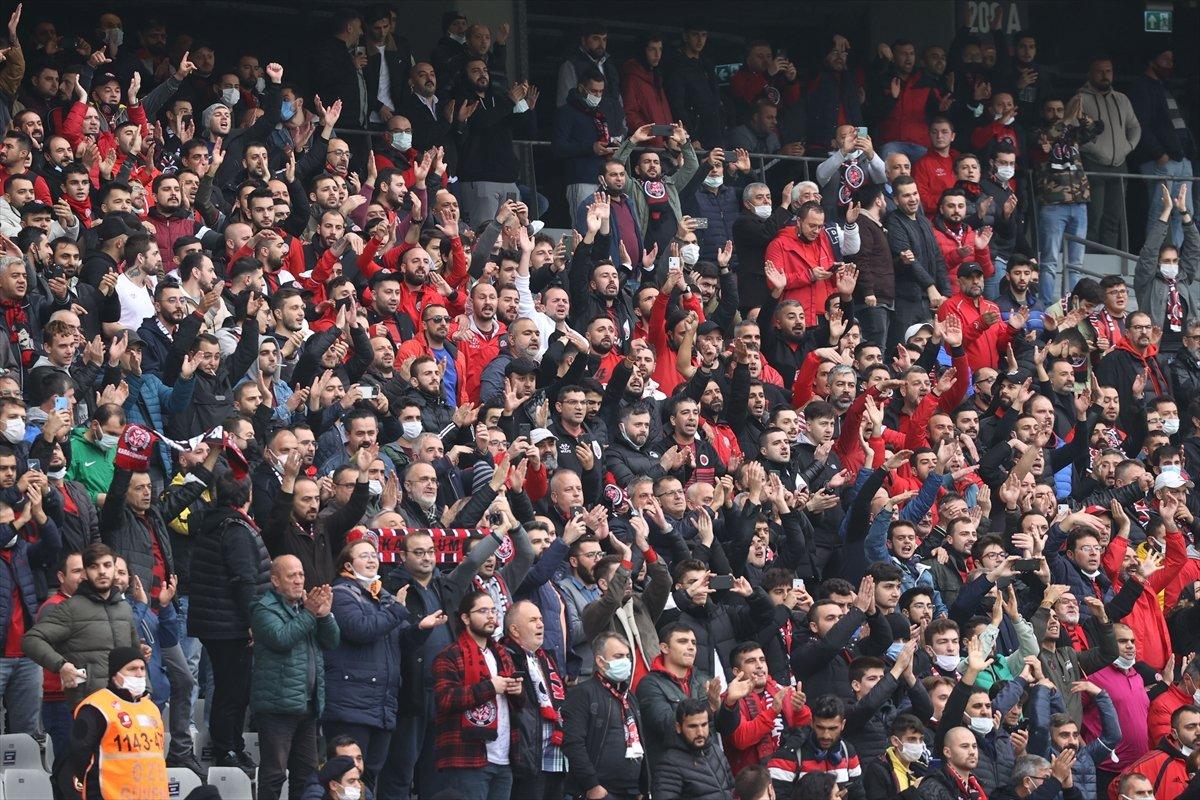 Galatasaray, Karagümrük'le berabere kaldı