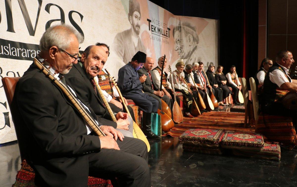 Sivas'ta Uluslararası Geleneksel Aşıklar Bayramı