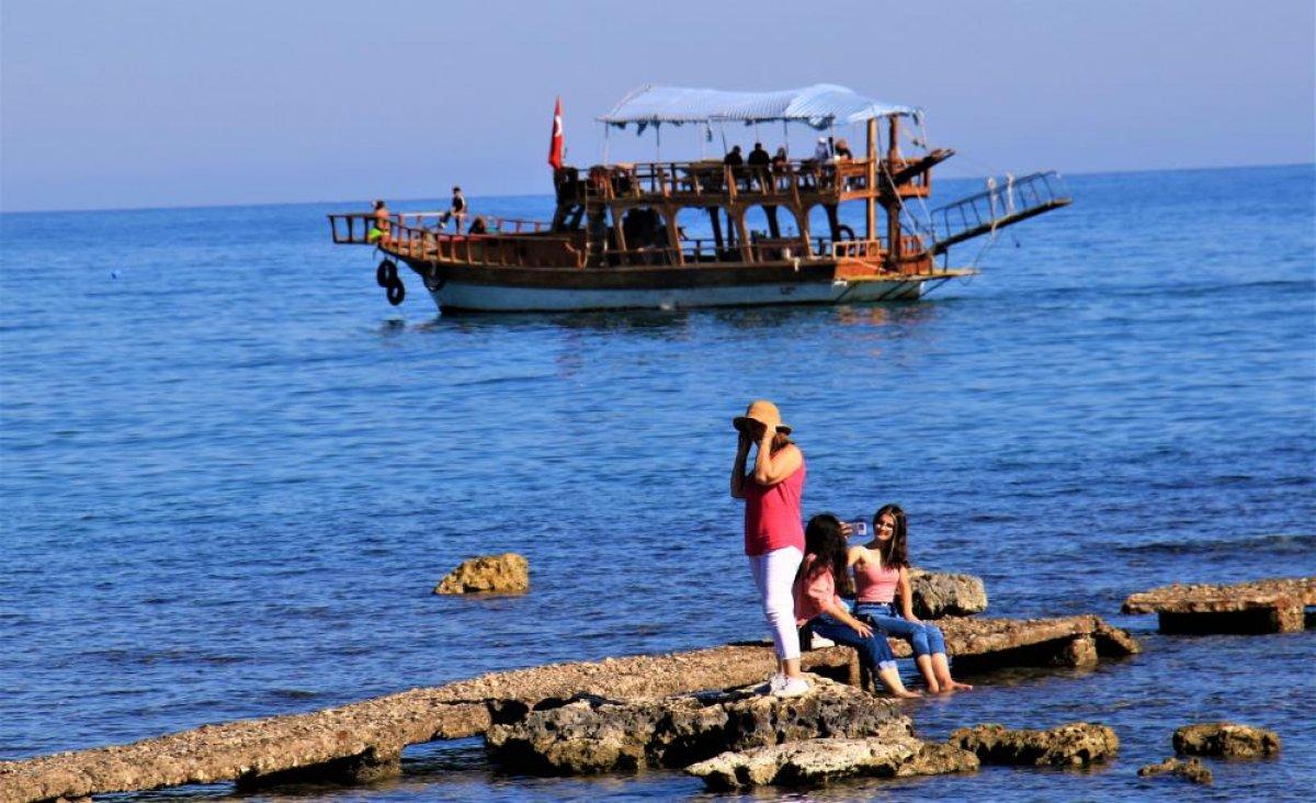 Mersinliler kasım ayında denizin keyfini çıkardı