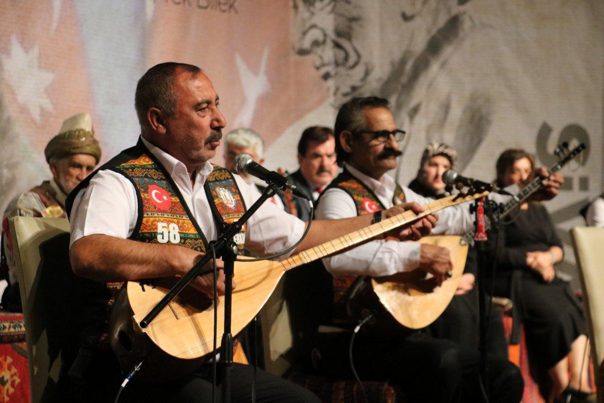 Sivas'ta Uluslararası Geleneksel Aşıklar Bayramı