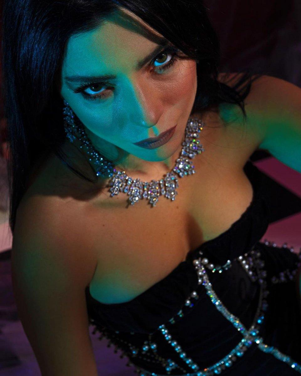 Merve Boluğur’dan estetik itirafı