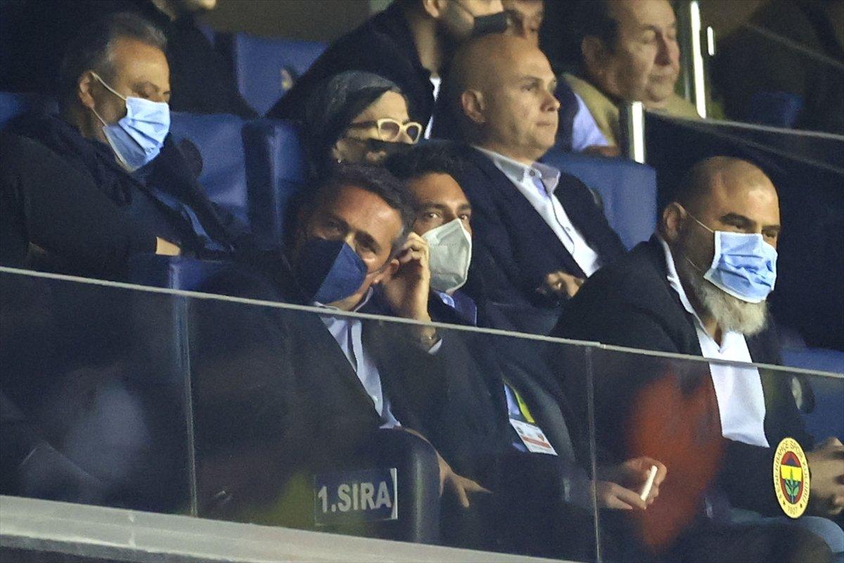 Kadıköy'de 'Yönetim istifa' sesleri